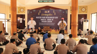 Polres Gresik Peringati Maulid Nabi, di Masjid Asyafa a.