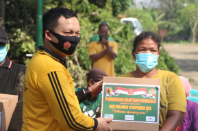 Peringati Hari Pahlawan, Kapolres Gresik Bersama Dandim 0817 Gowes Bakti Sosial.