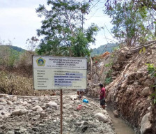 Meski Dihambat Cuaca, Proyek TPT PudakitTimur Terus Dikerjakan Secara Maksimal.