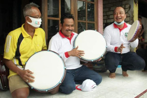 Jawab Keluhan Pengrajin, Qosim Alif Pasarkan Alat Musik Rebana Go Nasional.