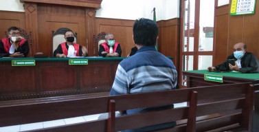 Jual Sabu Seberat 1 Kg Pada Polisi, Arif Arisandi Berprofesi Linmas Diadili.