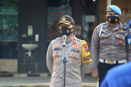 Kapolres Gresik, Pimpin Apel Kesiapan Pengamanan Natal Dan Tahun Baru. 