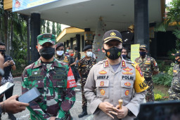 Pastikan Perayaan Misa Natal Kondusif, Kapolres Gresik Bersama Forkopimda Lakukan Patroli. 