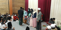 Sisihkan Anggaran Program Ptsl, Ketua Ptsl dan Pemdes Gunungrejo Berikan Santunan Anak Yatim.