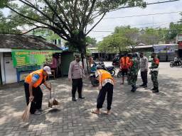 Antisipasi Lonjakan Covid-19. Polsek Balongpanggang Gandeng Koramil 0817/09. Gelar OPS Yustisi.