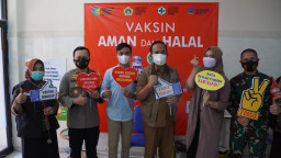 Telah Buktikan Vaksin Sinovac Aman Dan Halal, Kapolres Gresik dan Dandim 0817 Minta Masyarakat Tidak Ragu