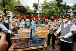 Wakapolda Jatim dan Kasdam V Brawijaya, Dampingi Gubernur Resmikan RS Lapangan di Madiun