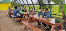 Muspika Ujungpangkah, Ngopi Santai Bahas Desa Tangguh 