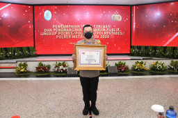 Luar Biasa, Polres Gresik Kembali Peroleh Penghargaan Pelayanan Prima Dari Menpan RB