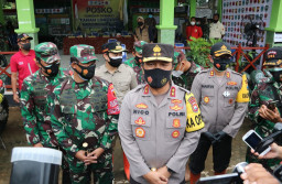 Pangdam dan Kapolda Jatim, Tinjau Lokasi Tanah Longsor di Desa Ngetos Nganjuk