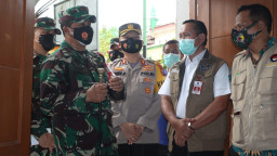 Kapolres Gresik, Dampingi Kunker Pangdam V Brawijaya di Posko PPKM Mikro Desa Sukorejo