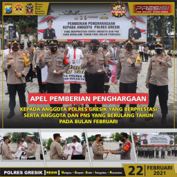 Polres Gresik, Berikan Penghargaan Pada Anggota Berprestasi