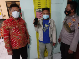 Embat HP Majikan, Karyawan Ini Disergap Polisi