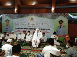 Tasyakuran Pelantikan Bupati dan Wakil Bupati Gresik, Dihadiri Oleh Habib Luthfi Bin Yahya