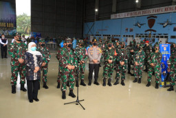 Panglima TNI Bersama Forkopimda Jatim, Tinjau Vaksinasi di Malang