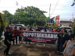 Buntut Pemecatan THL, Gabungan LSM Desak Bupati Banyuwangi Copot Sekda