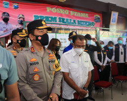 Forkopimda Jatim, Tinjau Korban Bencana Gempa, di Malang dan Lumajang
