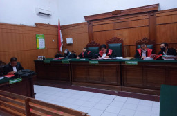  Embat 5 Buah HP Milik Hartono, Sigit Penjaga Kos Bratang Jaya Diadili 