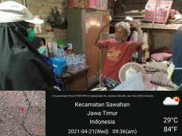 Peringatan Hari Kartini, 4 Tenaga Medis ini Lakukan Vaksinasi Mobile, 1 Nakes Kunjungi Pasien DBD