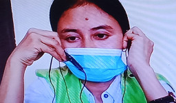 Curi HP Majikannya, Eka Erawati Diadili