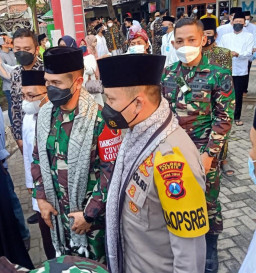 Kapolres, Bupati Bersama Forkopimda, Rembuk Akur Warga di Pendopo Kecamatan Menganti