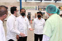 Jokowi: Saya Bangga Dengan Provinsi Jatim, Yang Memiliki Perusahaan Ekspor di Lamongan