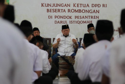 Ketua DPD RI Himbau, Warga di Zona Merah Covid19, Sholat Ied di Rumah