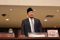 Ketua DPD RI, Minta Komite III Kawal Persoalan PMI Ilegal