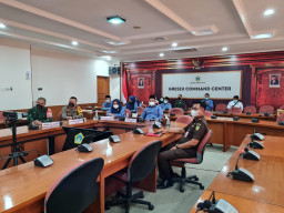 Kapolres Gresik, Ikuti Metting Zoom Bersama Presiden RI, di Pemkab Gresik