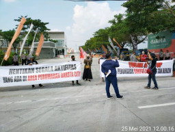 Caplok Lahan Warga, Perum Dakota City Didemo LSM