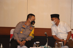 Kapolres Gresik Ikuti Rapat Forkopimda, Dalam Rangka Evaluasi PPKM Mikro Pasca Lebaran