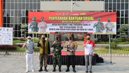 TNI-Polri Gresik Bersinergi Dengan Yayasan Bunda Tzu Chi, Bantu Masyarakat Terdampak Covid19