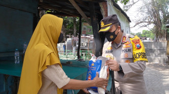 Kapolres Gresik Bersama Dandim 0817, Lepas Tim Baksos PPKM Darurat