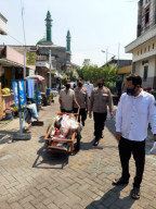 Kapolres Gresik Terus Salurkan Bantuan, Kepada Warga Terdampak Covid-19