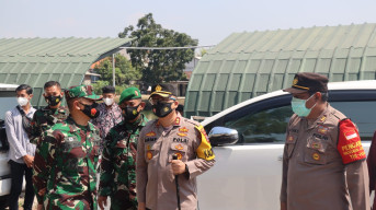 Vaksinasi Sekaligus Bansos di Obyek Wisata, Kerja Bareng Forkopimda Gresik dan IKA Unair