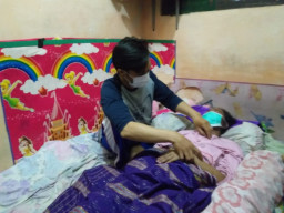 Dampak PPKM, Penghasilan Ojol Ini Menurun, Hingga Hutang Pada Tetangga Buat Beli Obat Istrinya
