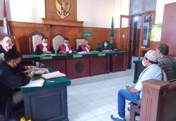 Yuni Eka dan Abraham Diadili, Setelah 7 Kali Beli Sabu, Niat Nyabu Lagi Tertangkap Polisi Wiyung