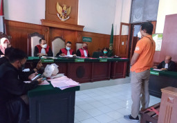 Jual Sabu 2 Poket Kepada Pemesanannya, Frediansa Diadili