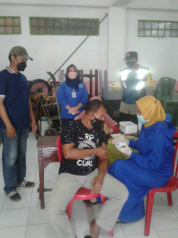 Herd Immunity. Vaksinasi di Kupang Krajan, Sasar Usia 12 Tahun Keatas