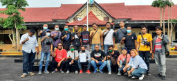Akhirnya, Owner Hotel Semilir Resmi Dilaporkan Wartawan ke Polres Sampang