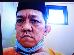 Pesan 13500 Kursi Rotan Bakso di Bayar Dengan BG Blong, Wong Jong Hai Diadili