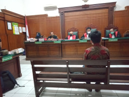 Sekongkol Curi Besi Ulir di Proyek Delta Plaza, Mansur, Winoto dan Yusuf Diadili