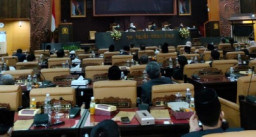 Wacana Voting Dari Fraksi Gerindra Batal, Pengesahan P-APBD Jatim 2021 Berjalan Lancar
