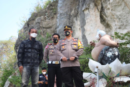 Pantau Prokes, Kapolres Gresik Kunjungi Wisata Stigi