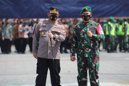 Polres Gresik, Ikuti Apel Gelar Pasukan Dalam Rangka Pengamanan VVIP, Kunjungan Kerja Presiden RI ke Pelabuhan JIIPE 