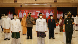 Kapolres Gresik, Dampingi Bupati ke Peringatan HUT Provinsi Jatim ke 76 Tahun 2021