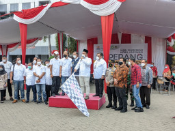 Percepat Capaian Vaksinasi, Polres Gresik Dukung Gerai Mobil Vaksin