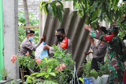 Polres Gresik Salurkan Bantuan Pada Warga dan Ponpes Terdampak Musibah Puting Beliung