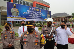 Apel Gelar Pasukan OPS. Zebra 2021, Kapolres Gresik: Jaga Kamseltibcarlantas di Masa Pandemi Covid-19