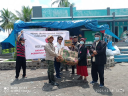 BPP. BPW. PERADIN JATIM Salurkan Bantuan kepada Korban Gunung Semeru